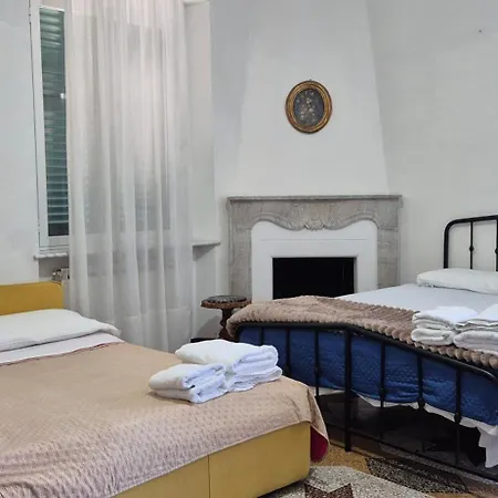 San Vincenzo D Pensión Génova